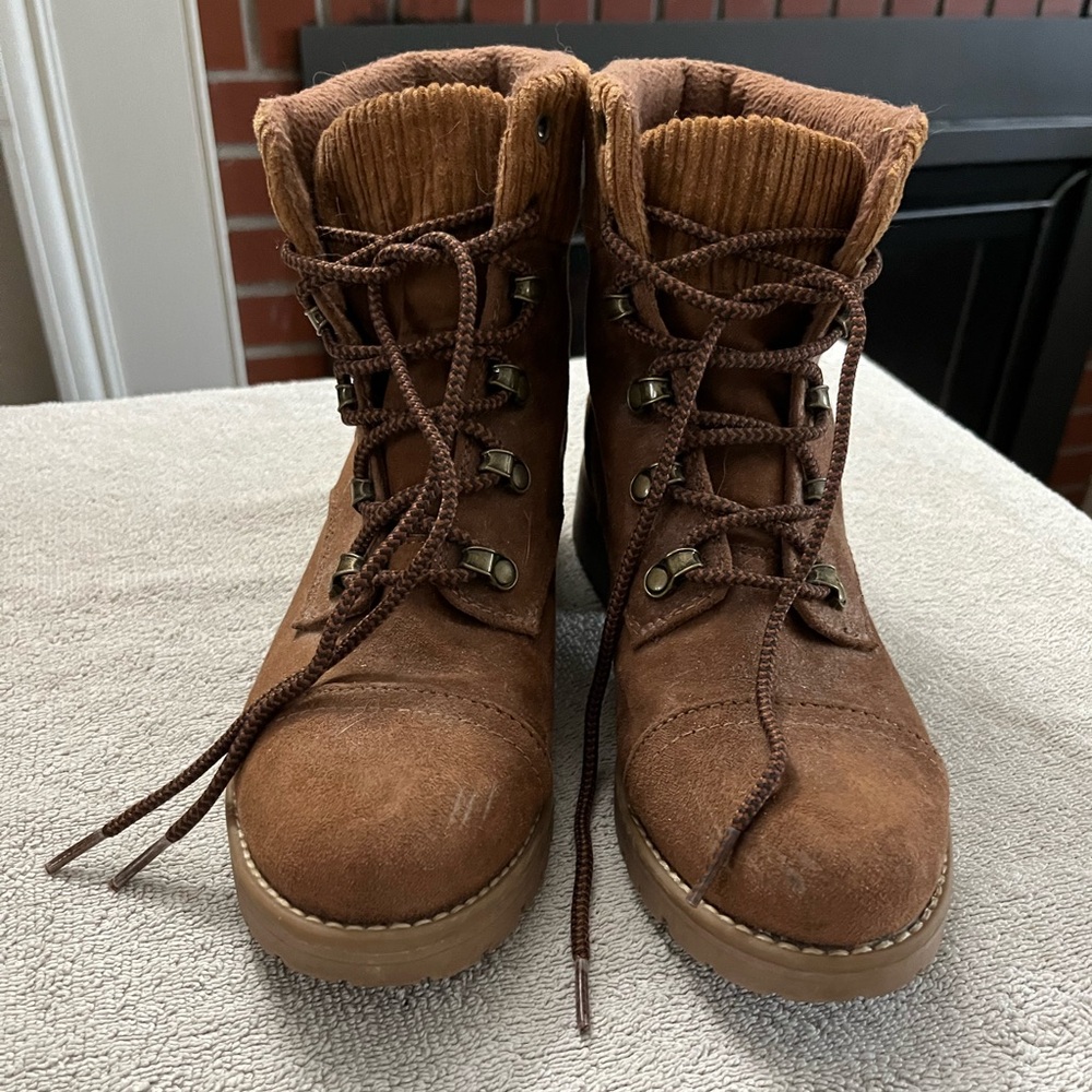 Women's Brown Suede Lace Up Ankle Boots Faux Fur Lined Size 8.5